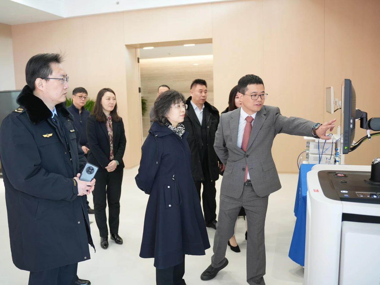 北京市药监局领导一行莅临UED官网医疗开展春节前安全督导检查及座谈调研